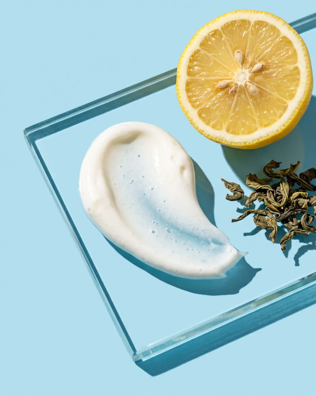 Alada Light Day Cream, texture close-up