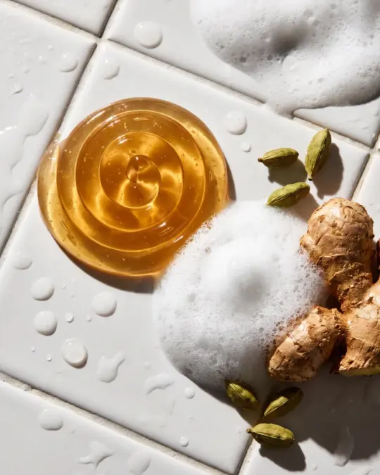 Humito Hand & Body Wash, Ginger & Smoky Cardamom, texture close-up