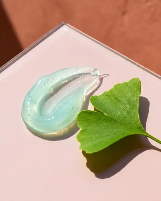 Niafresca Niacinamide Gel Cream, texture close-up